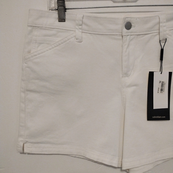 Calvin Klein - White Modern Casual Jean Shorts - Picture 3 of 15